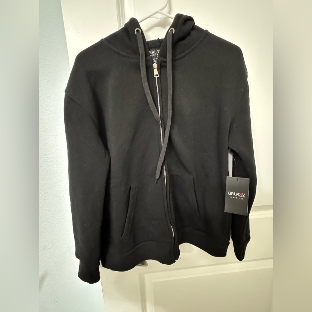 Galaxy By Harvic Black Zip-Up Hoodie Sweater